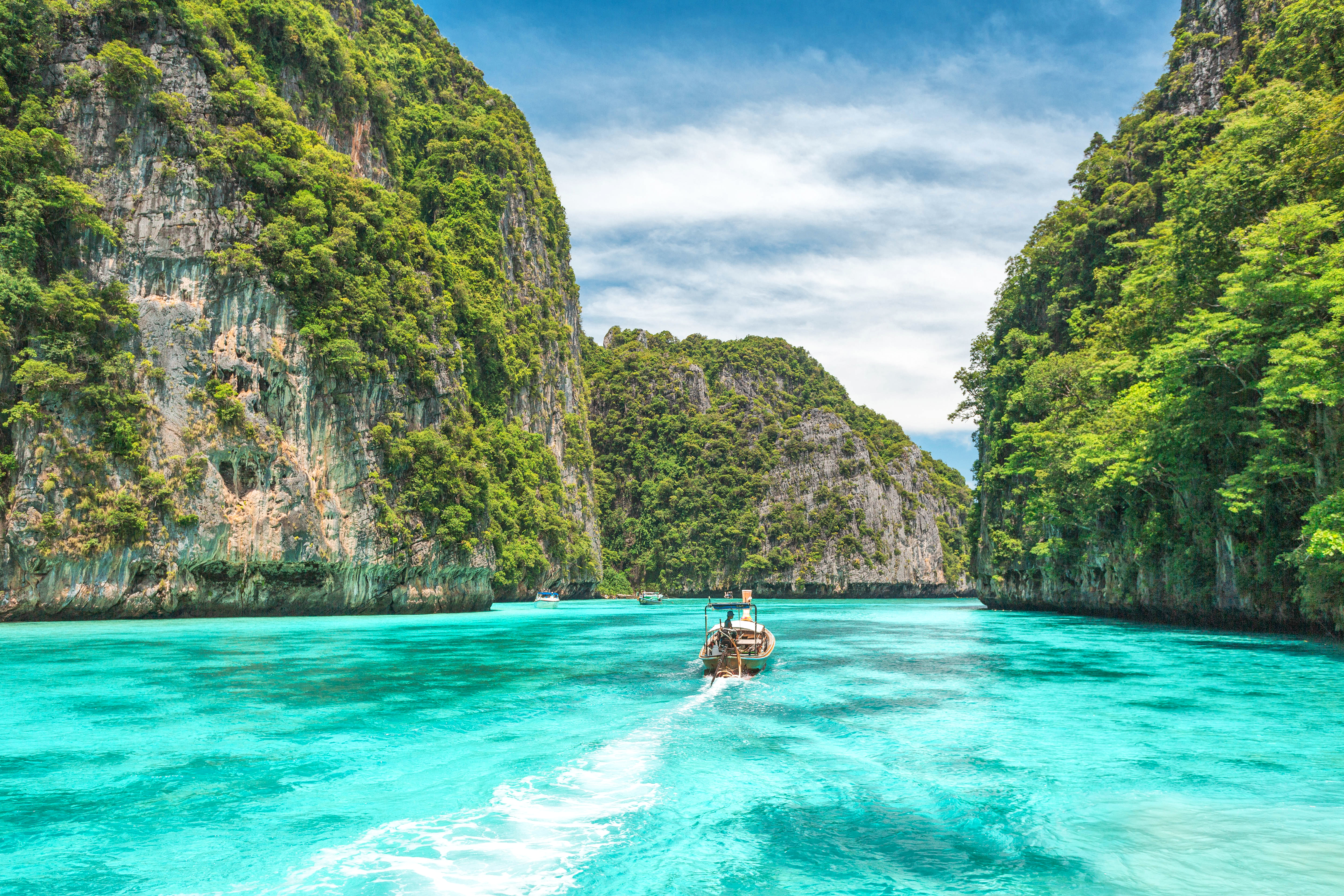 ONE DAY TRIP PHI PHI ISLAND-BAMBOO ISLAND