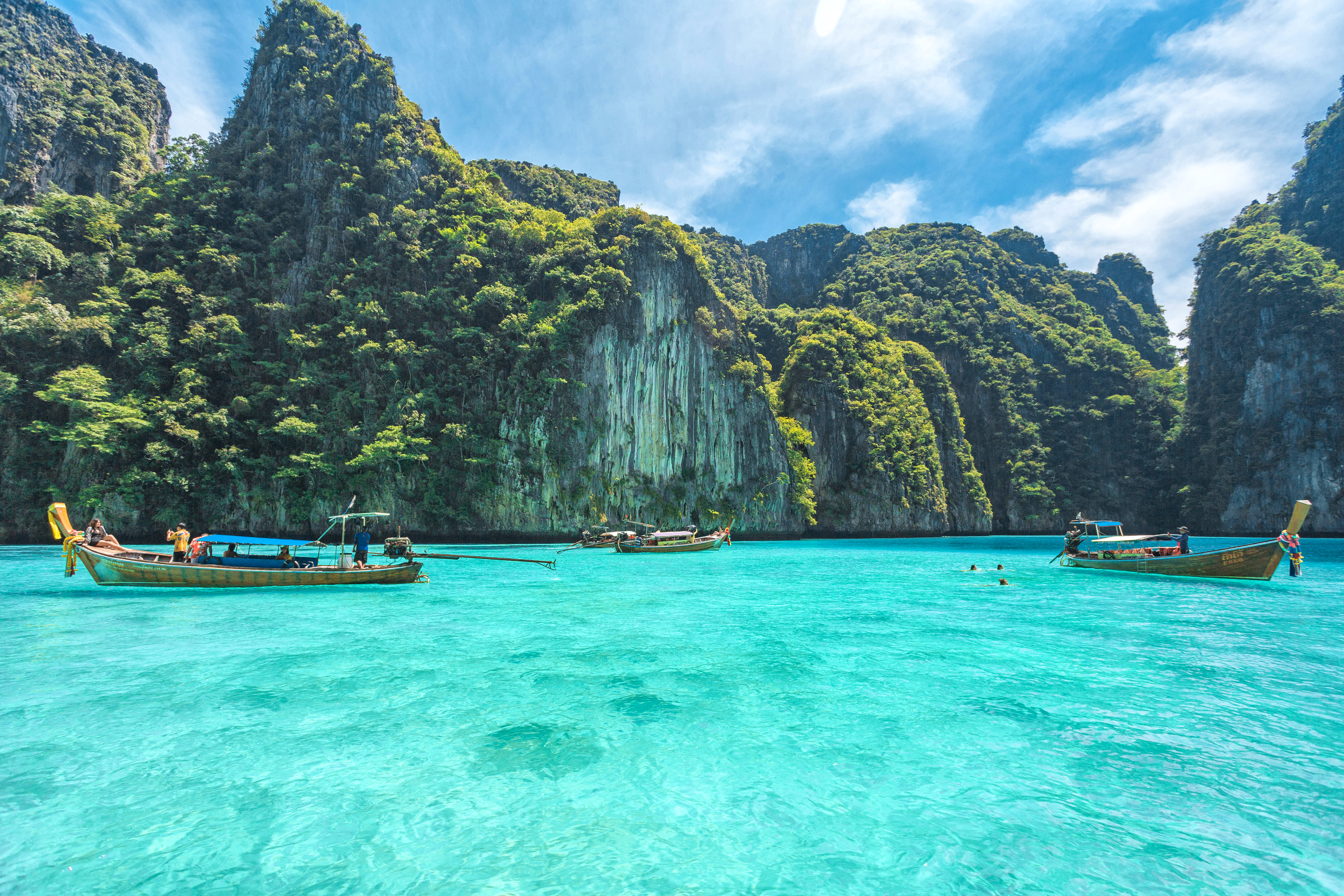 ONE DAY TRIP PHI PHI ISLAND-BAMBOO ISLAND