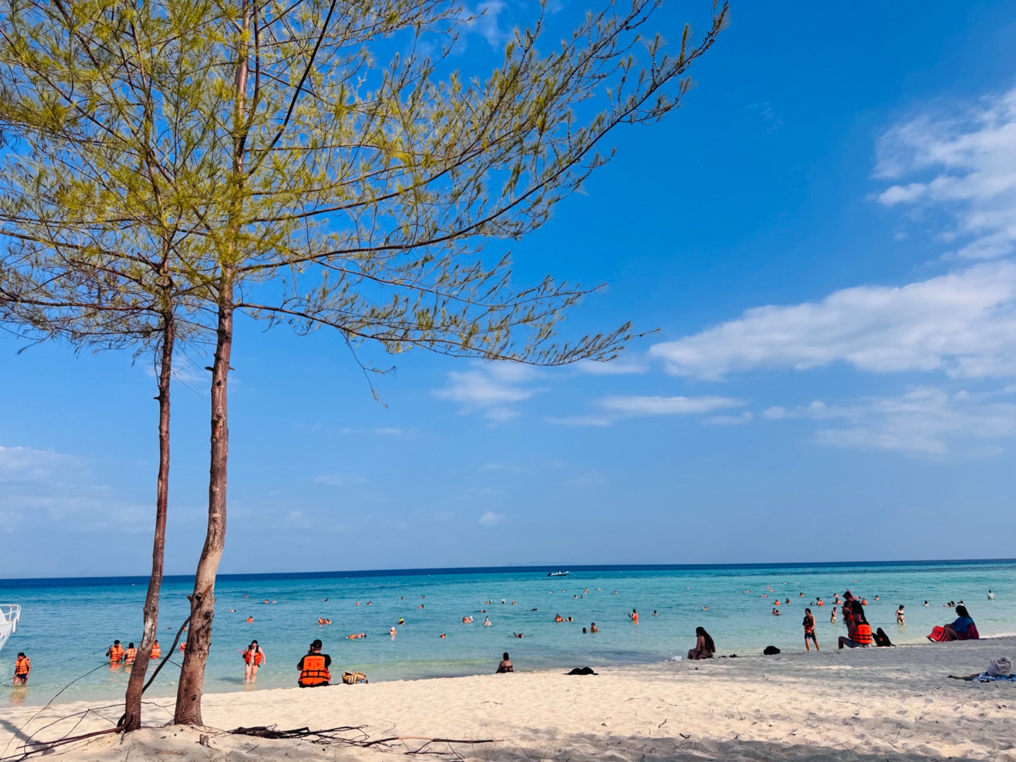 ONE DAY TRIP PHI PHI ISLAND-BAMBOO ISLAND