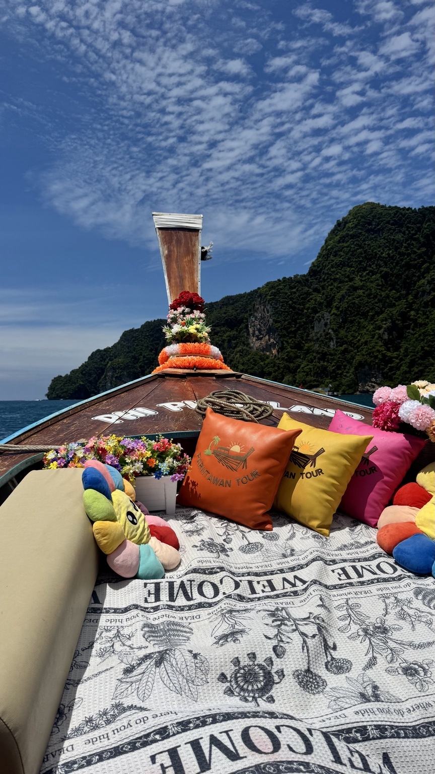 Phi Phi Island Longtail Boat Tour by Speedboat from Phuket