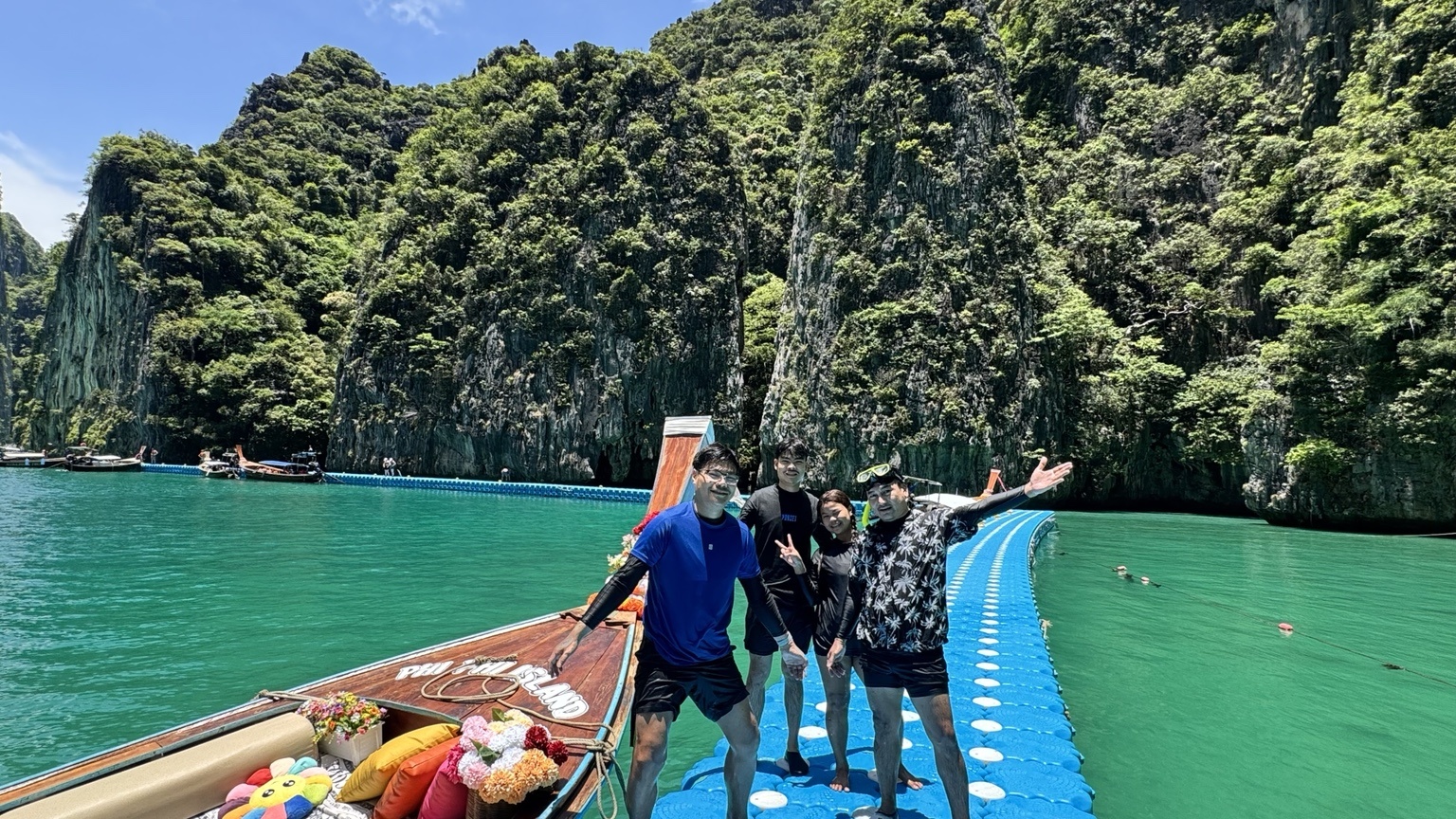 Phi Phi Island Longtail Boat Tour by Speedboat from Phuket
